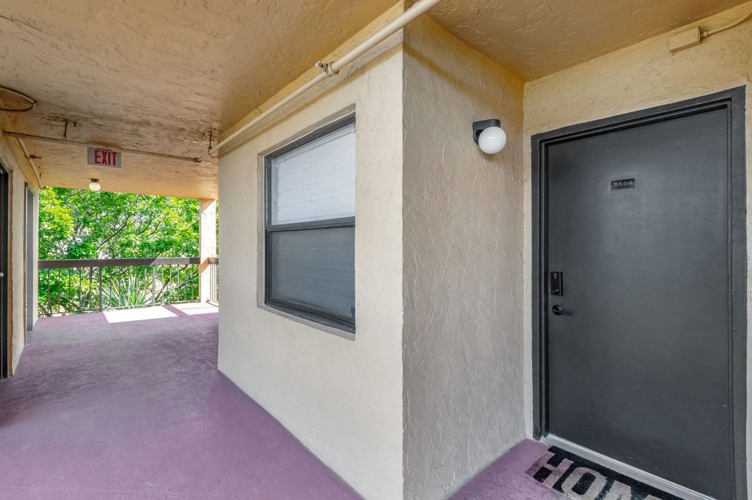 出租: $9,000 (2 贝兹, 2 浴室, 1175 平方英尺)