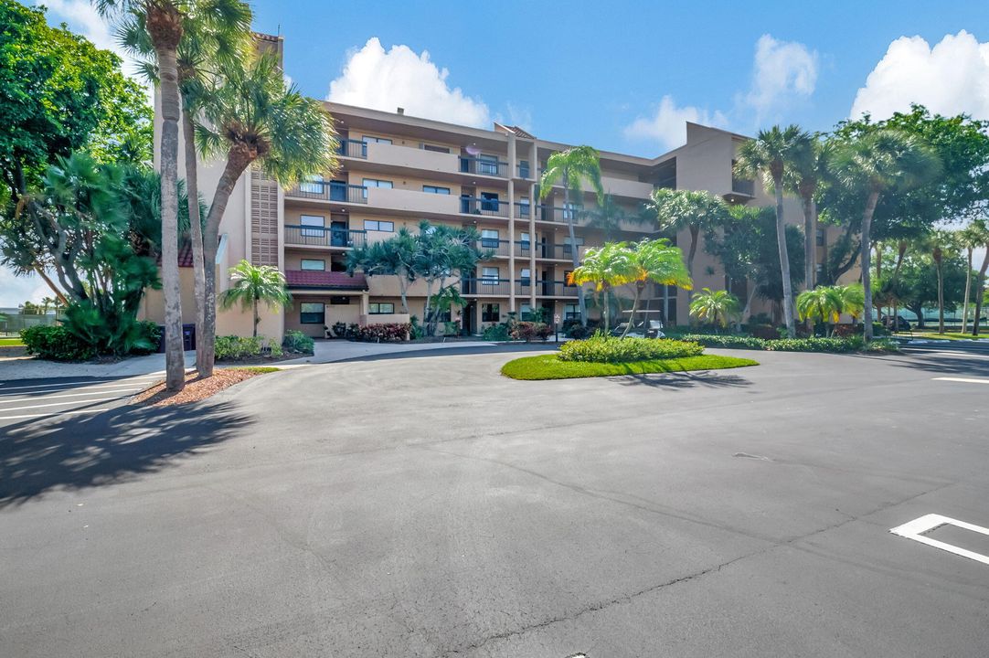 出租: $9,000 (2 贝兹, 2 浴室, 1175 平方英尺)