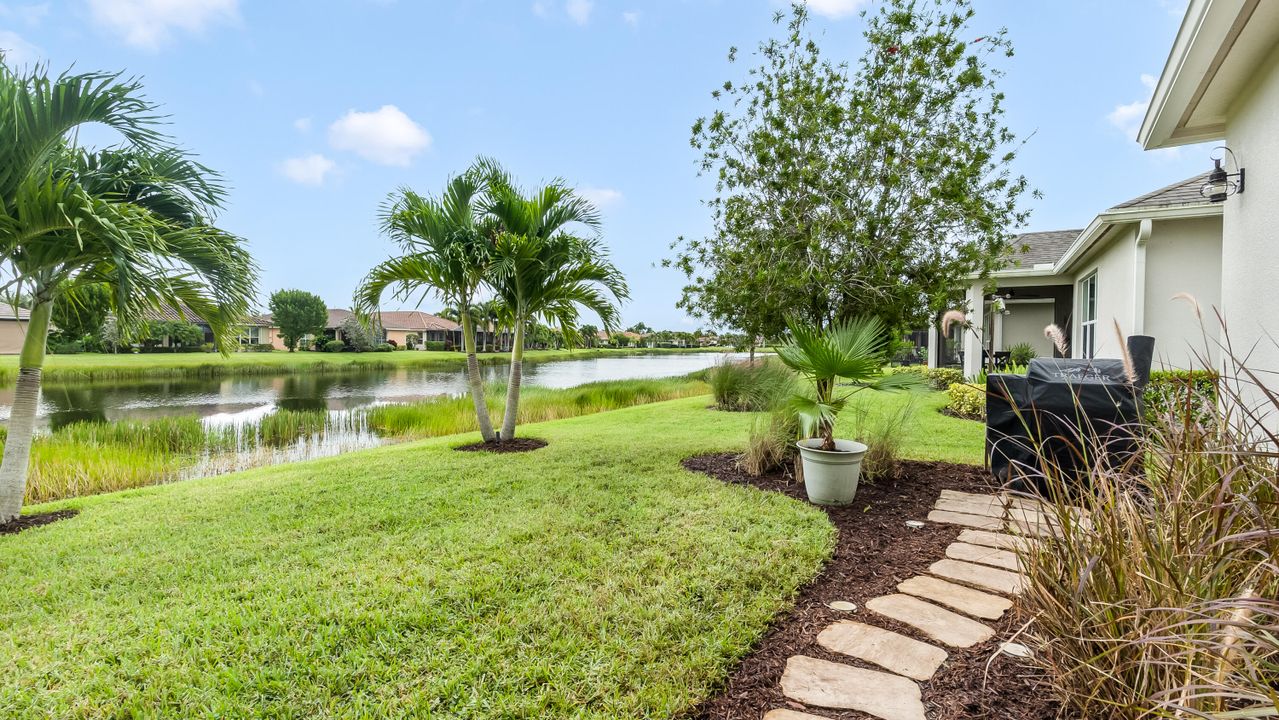 Active With Contract: $389,000 (2 beds, 2 baths, 1610 Square Feet)