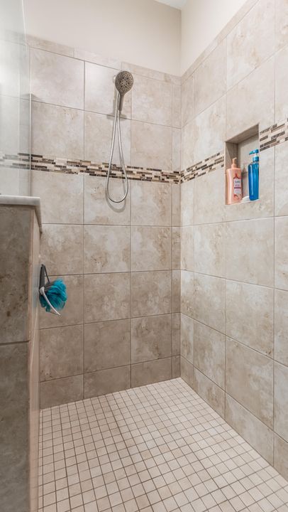 Active With Contract: $389,000 (2 beds, 2 baths, 1610 Square Feet)