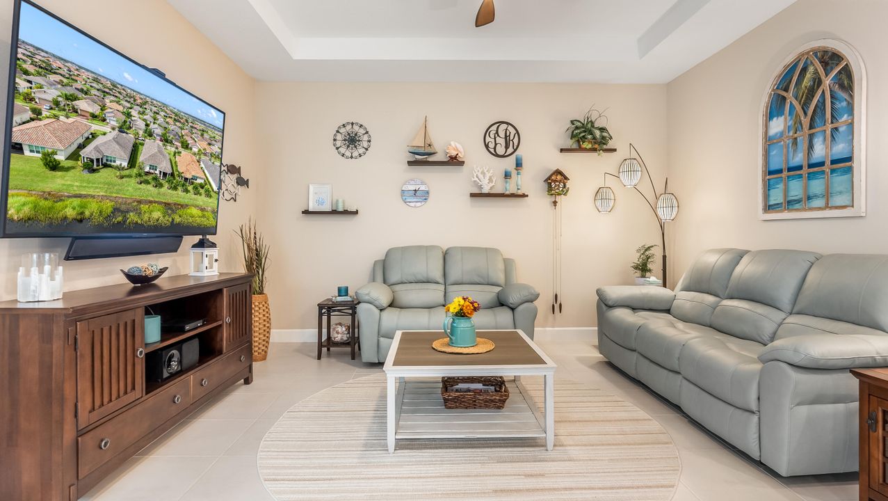 Active With Contract: $389,000 (2 beds, 2 baths, 1610 Square Feet)