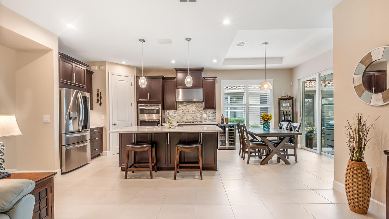 Active With Contract: $389,000 (2 beds, 2 baths, 1610 Square Feet)