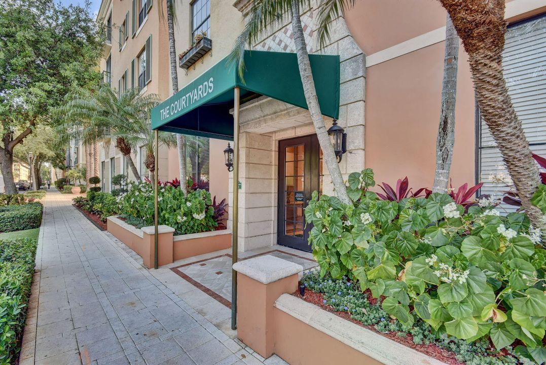 Под контрактом: $350,000 (1 спален, 1 ванн, 775 Квадратных фут)