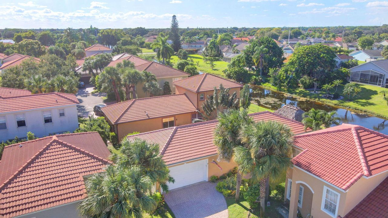 合同活跃: $499,900 (3 贝兹, 2 浴室, 1214 平方英尺)