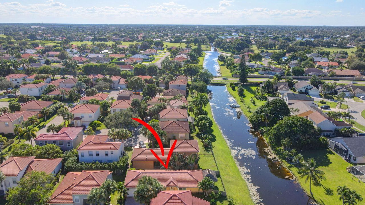 合同活跃: $499,900 (3 贝兹, 2 浴室, 1214 平方英尺)