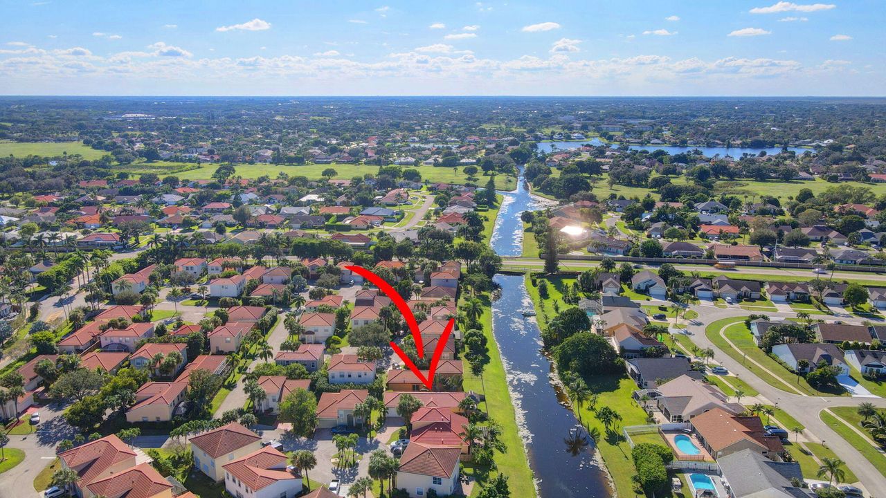 合同活跃: $499,900 (3 贝兹, 2 浴室, 1214 平方英尺)