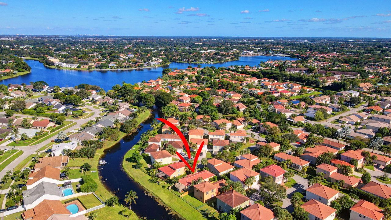 合同活跃: $499,900 (3 贝兹, 2 浴室, 1214 平方英尺)