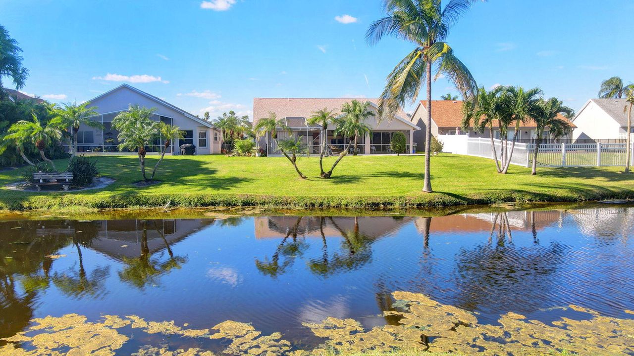 合同活跃: $499,900 (3 贝兹, 2 浴室, 1214 平方英尺)