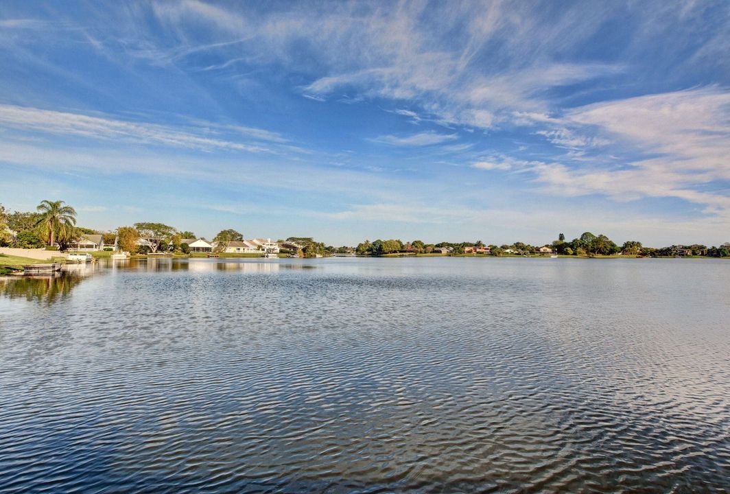 合同活跃: $499,900 (3 贝兹, 2 浴室, 1214 平方英尺)