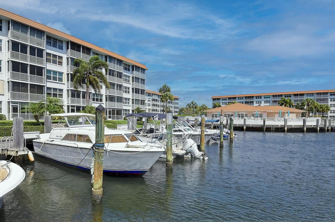 For Sale: $355,000 (2 beds, 2 baths, 1200 Square Feet)