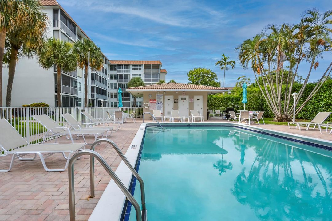 For Sale: $355,000 (2 beds, 2 baths, 1200 Square Feet)