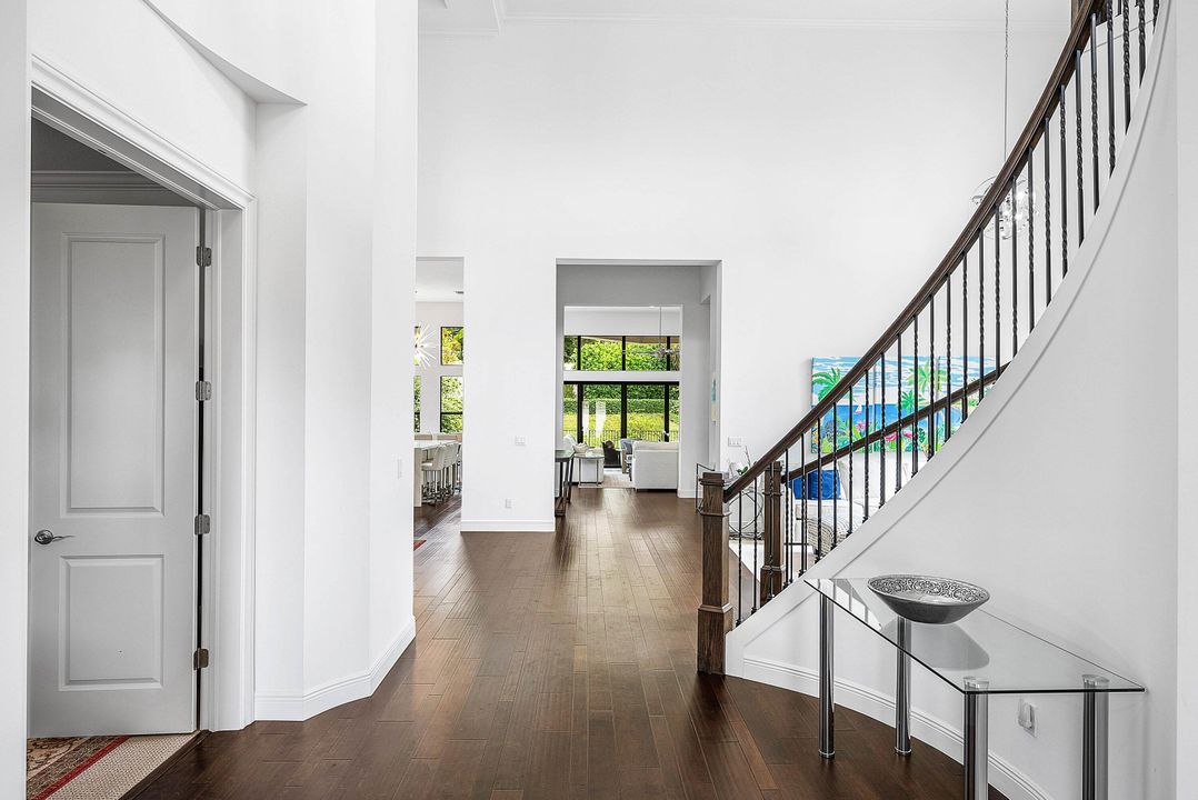 For Sale: $2,985,000 (5 beds, 5 baths, 4722 Square Feet)