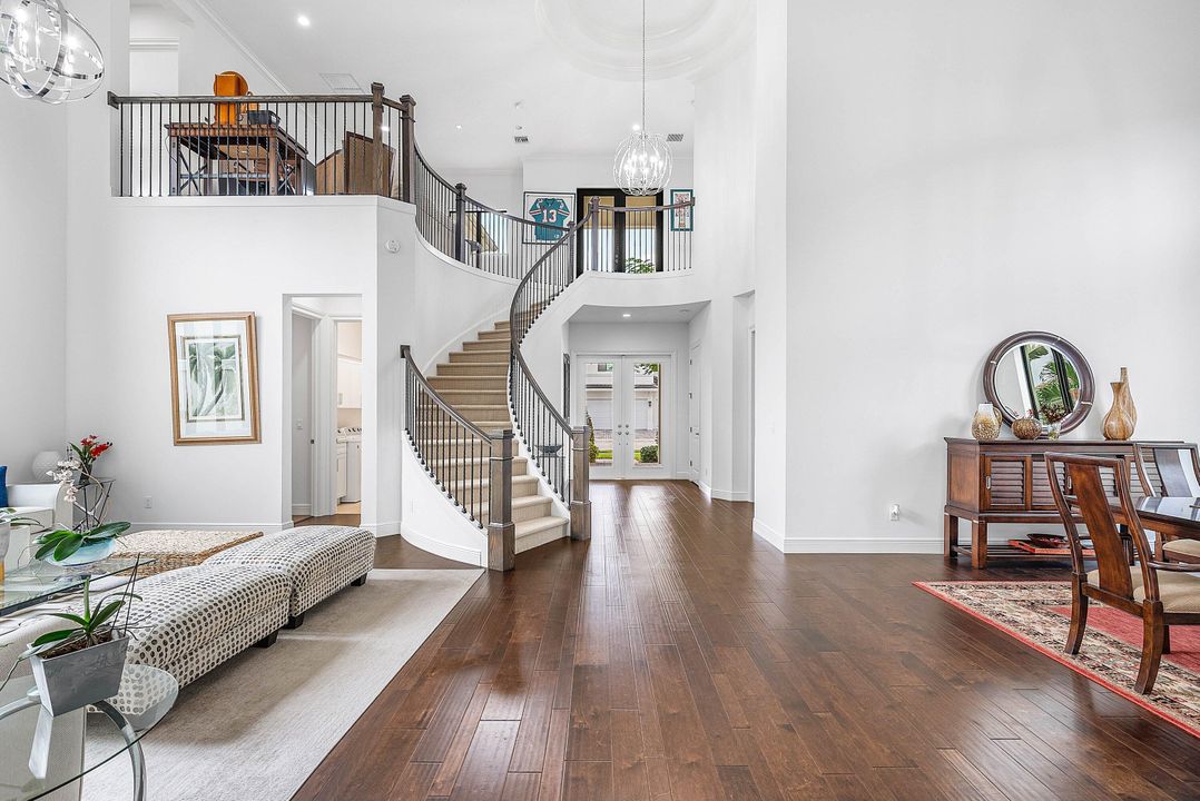 For Sale: $2,985,000 (5 beds, 5 baths, 4722 Square Feet)