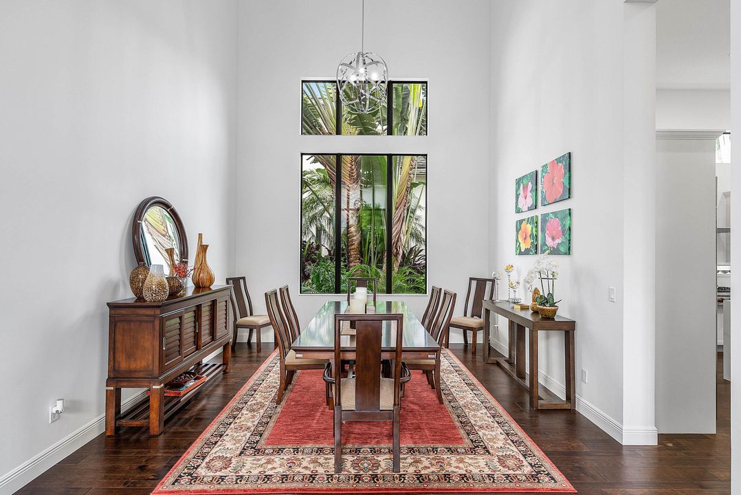 For Sale: $2,985,000 (5 beds, 5 baths, 4722 Square Feet)