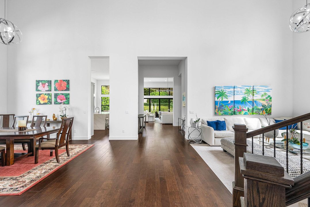 For Sale: $2,985,000 (5 beds, 5 baths, 4722 Square Feet)