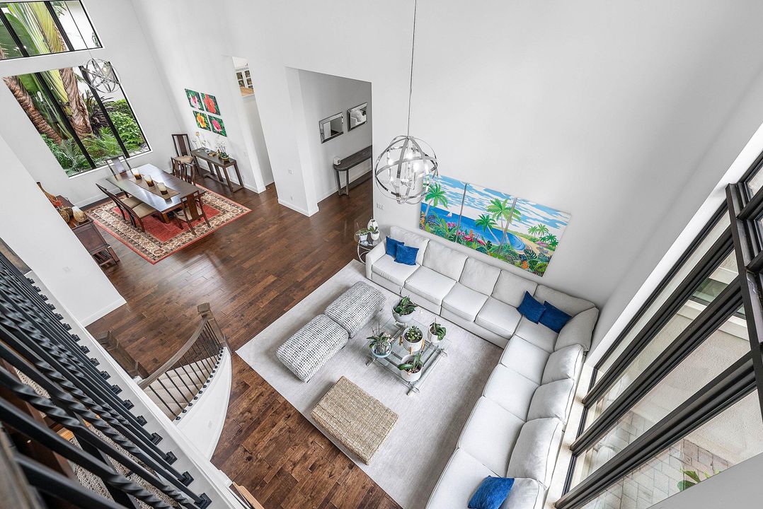 For Sale: $2,985,000 (5 beds, 5 baths, 4722 Square Feet)