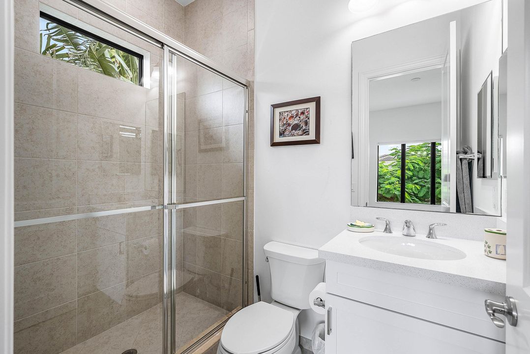 For Sale: $2,985,000 (5 beds, 5 baths, 4722 Square Feet)