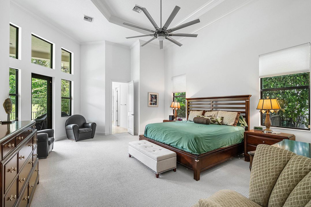 For Sale: $2,985,000 (5 beds, 5 baths, 4722 Square Feet)