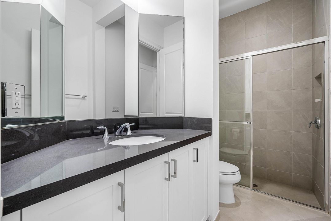 For Sale: $2,985,000 (5 beds, 5 baths, 4722 Square Feet)