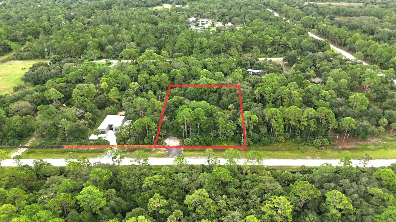 For Sale: $315,000 (2 beds, 2 baths, 840 Square Feet)