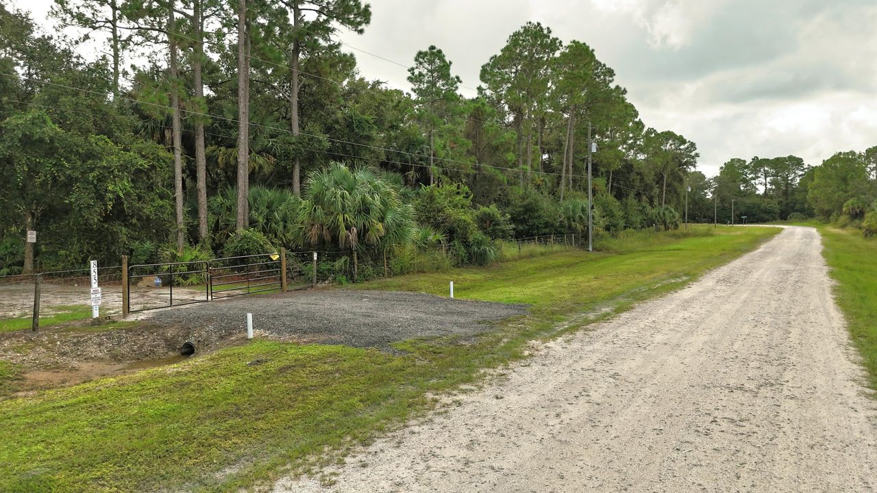 For Sale: $315,000 (2 beds, 2 baths, 840 Square Feet)