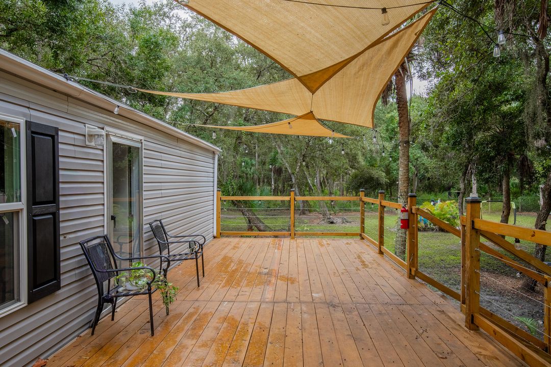 For Sale: $315,000 (2 beds, 2 baths, 840 Square Feet)