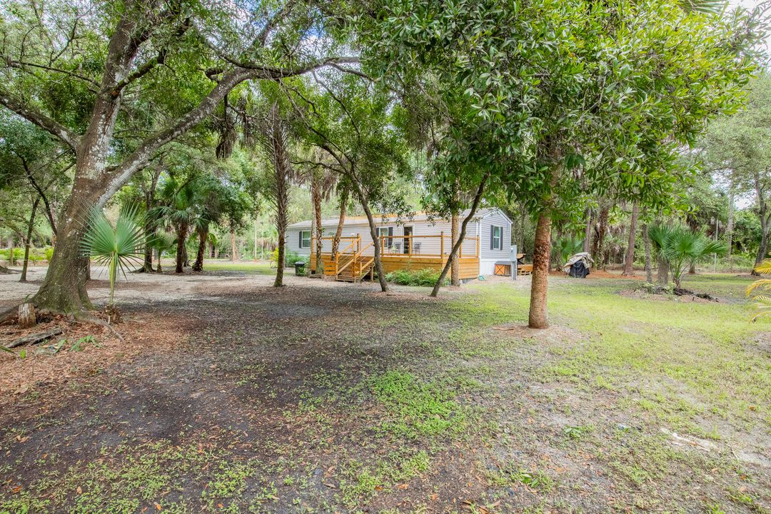 For Sale: $315,000 (2 beds, 2 baths, 840 Square Feet)