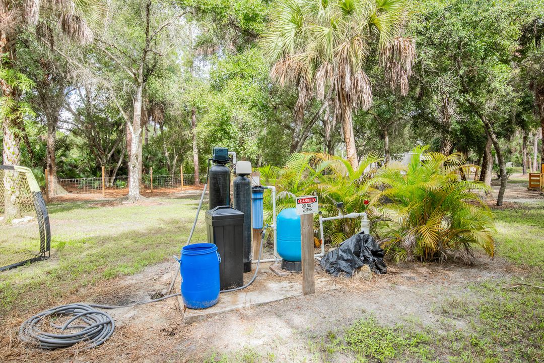 For Sale: $315,000 (2 beds, 2 baths, 840 Square Feet)