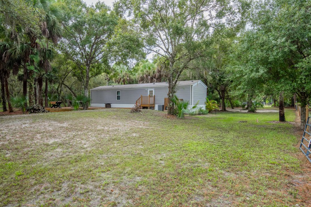 For Sale: $315,000 (2 beds, 2 baths, 840 Square Feet)