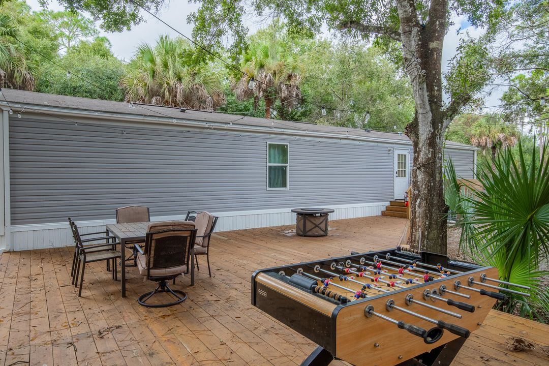 For Sale: $315,000 (2 beds, 2 baths, 840 Square Feet)