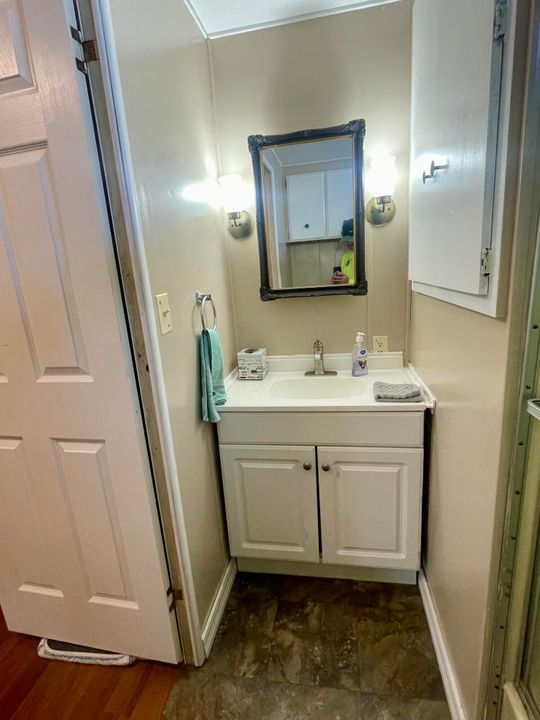 待售: $35,000 (2 贝兹, 2 浴室, 1270 平方英尺)