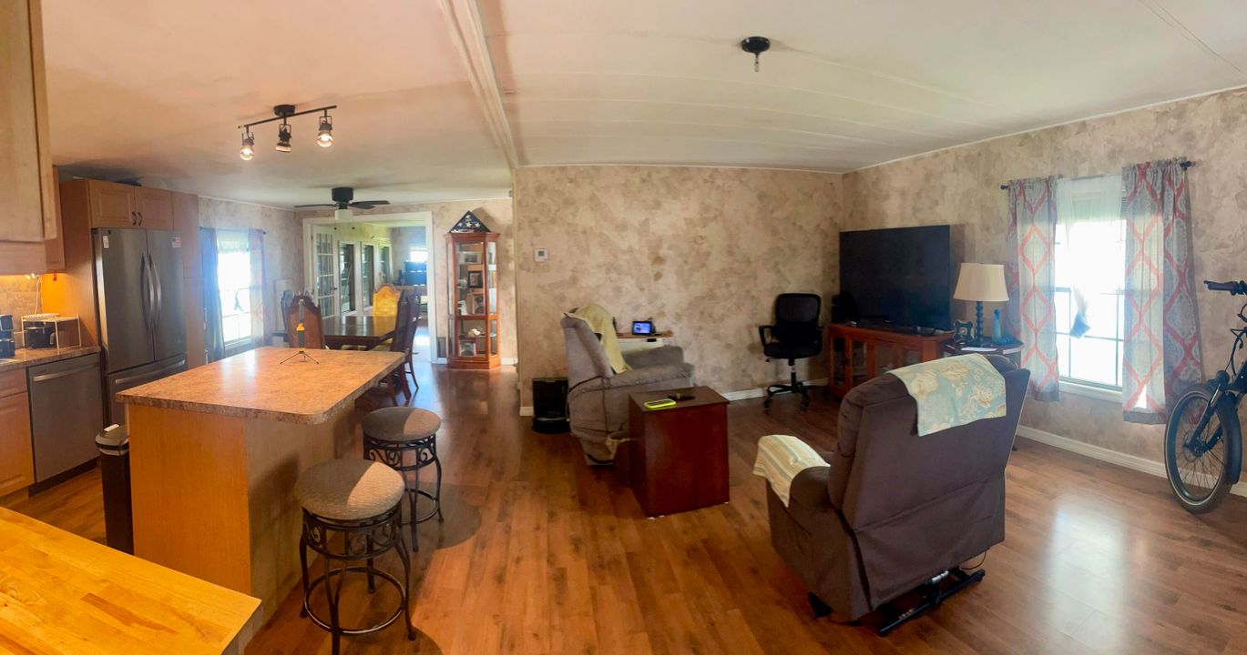 待售: $35,000 (2 贝兹, 2 浴室, 1270 平方英尺)