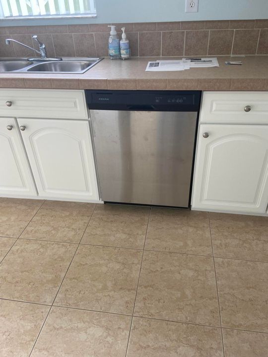 待售: $98,000 (2 贝兹, 2 浴室, 1200 平方英尺)