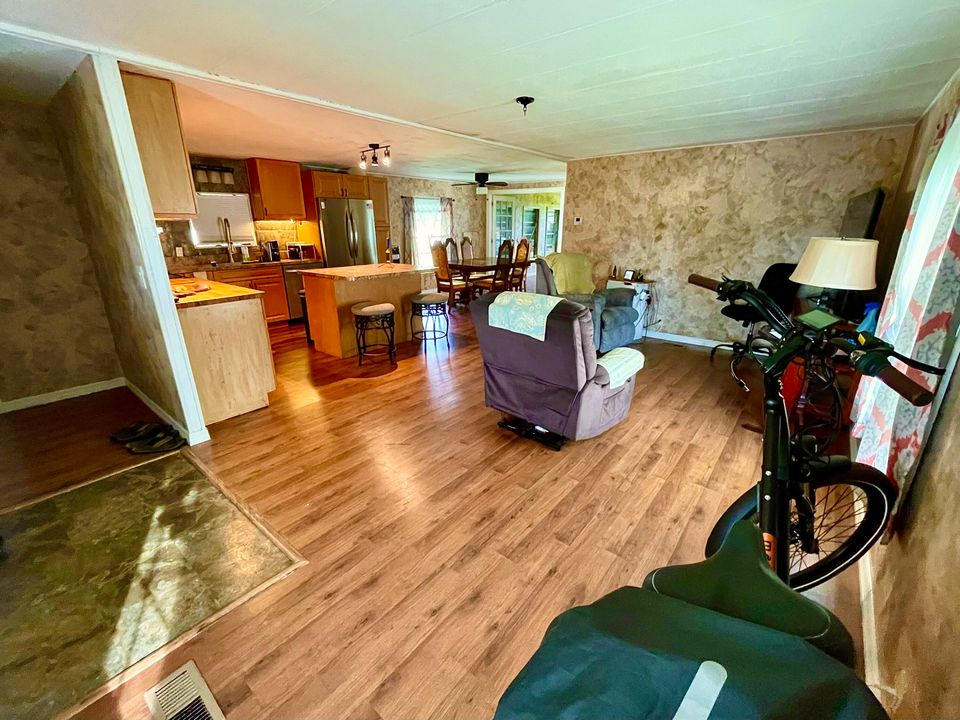 待售: $35,000 (2 贝兹, 2 浴室, 1270 平方英尺)