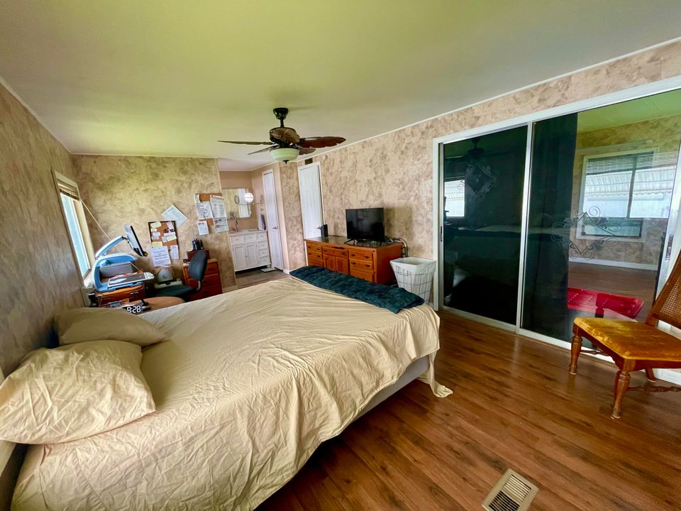 待售: $35,000 (2 贝兹, 2 浴室, 1270 平方英尺)