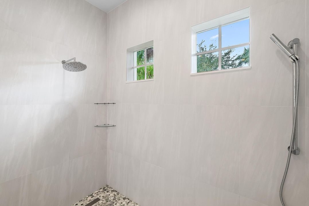 待售: $2,495,000 (4 贝兹, 4 浴室, 4627 平方英尺)