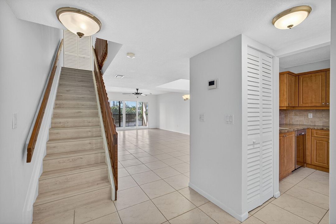 Activo con contrato: $4,000 (2 camas, 2 baños, 1512 Pies cuadrados)