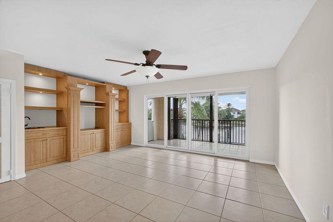 Activo con contrato: $4,000 (2 camas, 2 baños, 1512 Pies cuadrados)