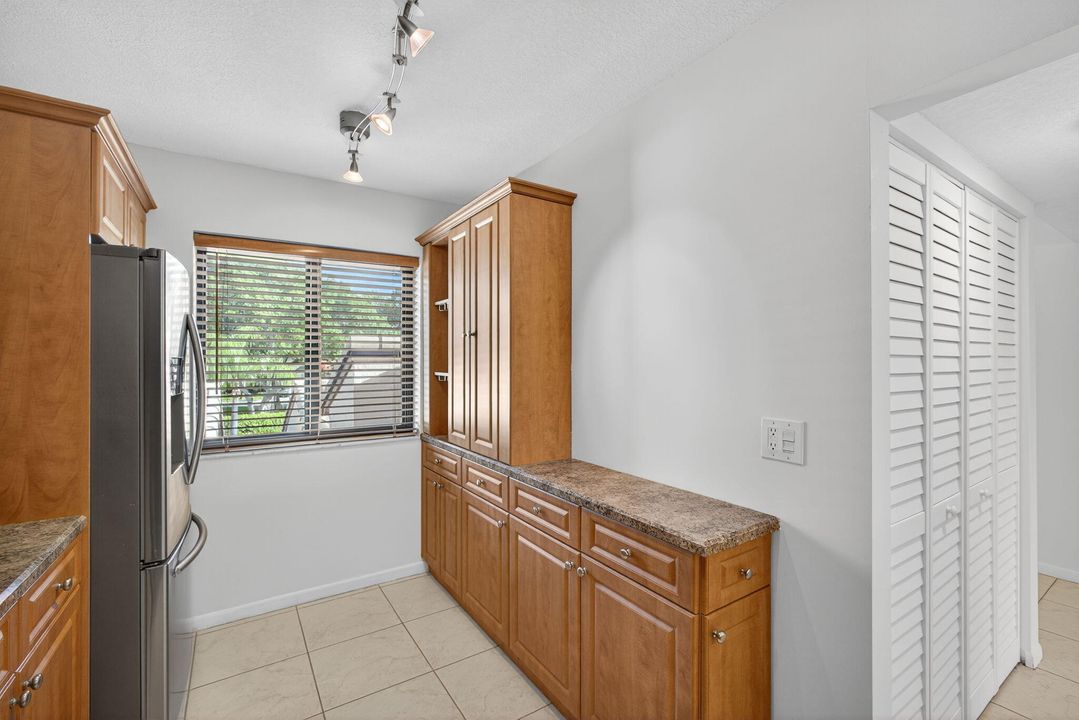 Activo con contrato: $4,000 (2 camas, 2 baños, 1512 Pies cuadrados)