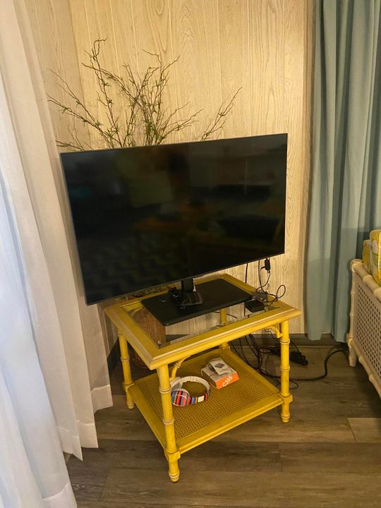 合同活跃: $50,000 (2 贝兹, 2 浴室, 1200 平方英尺)