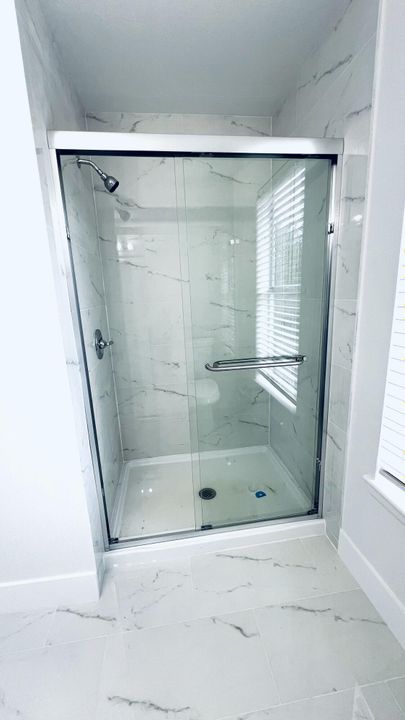 Active With Contract: $2,299 (2 beds, 2 baths, 992 Square Feet)