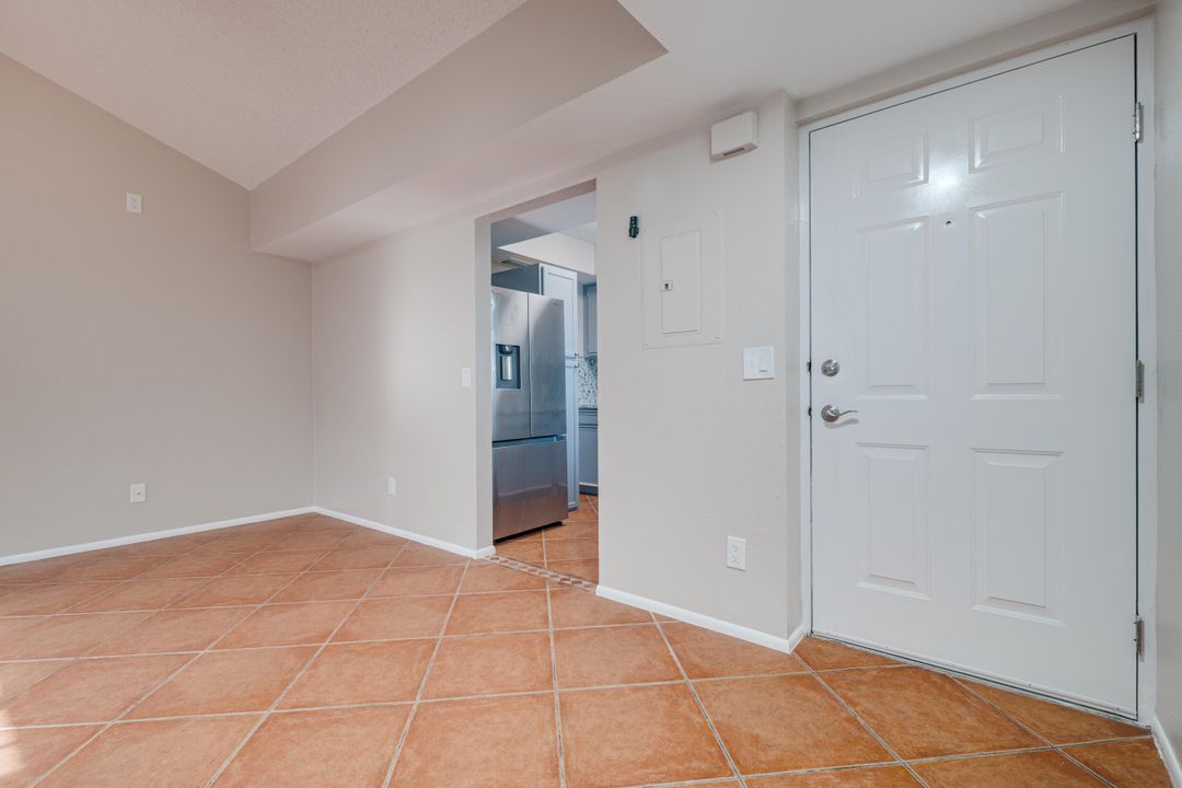 For Sale: $182,500 (2 beds, 2 baths, 874 Square Feet)