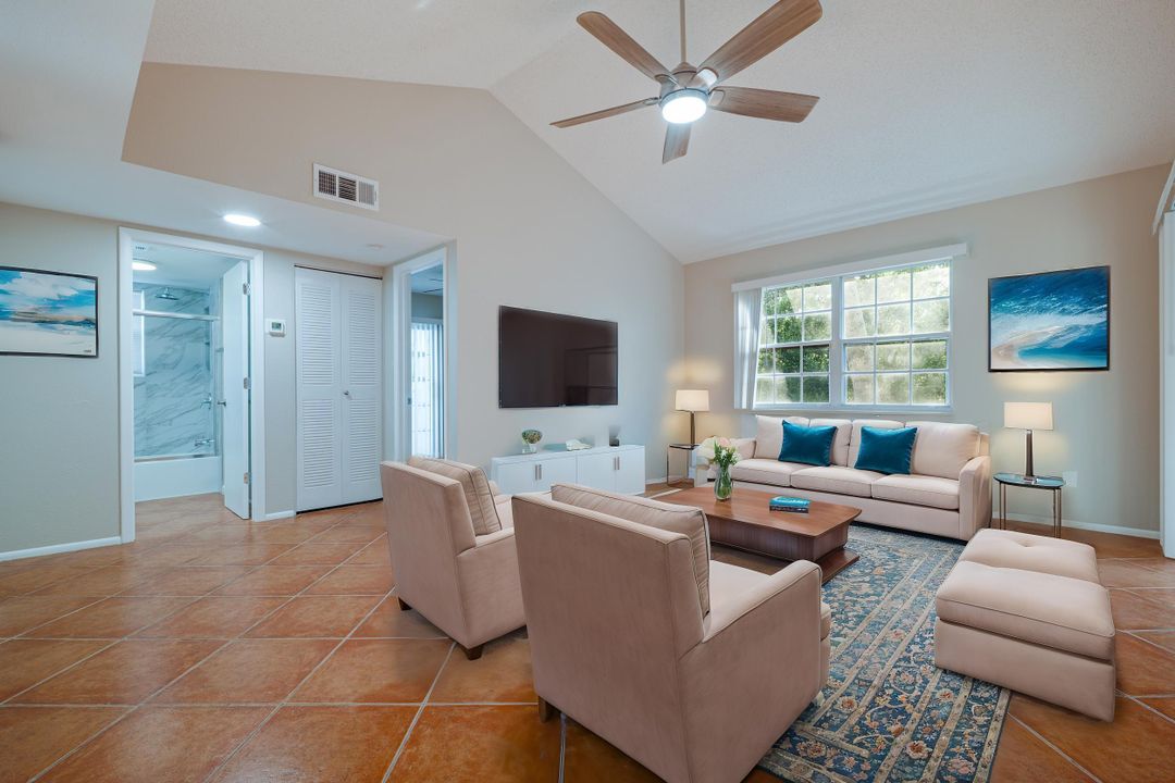 For Sale: $182,500 (2 beds, 2 baths, 874 Square Feet)