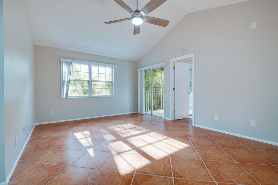 For Sale: $182,500 (2 beds, 2 baths, 874 Square Feet)