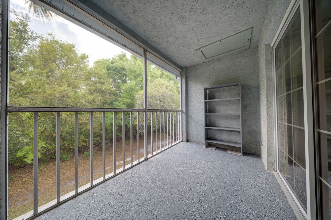 For Sale: $182,500 (2 beds, 2 baths, 874 Square Feet)