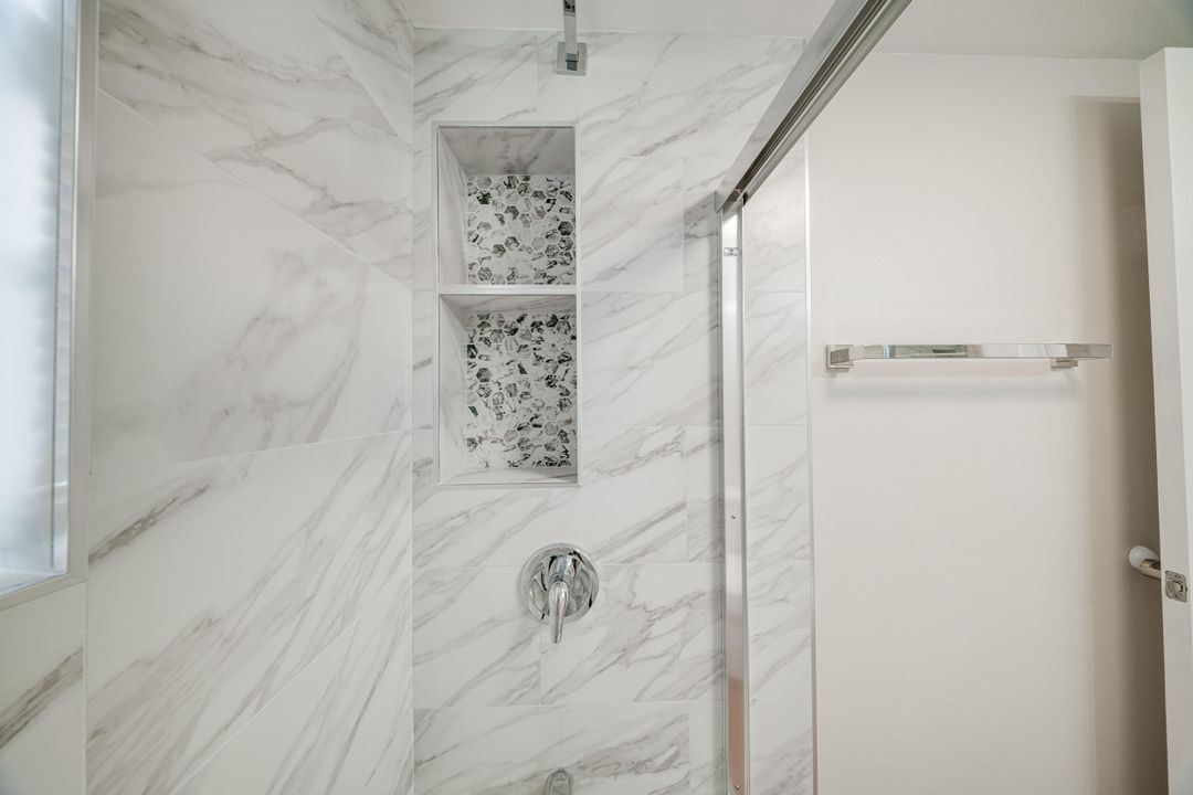 For Sale: $182,500 (2 beds, 2 baths, 874 Square Feet)