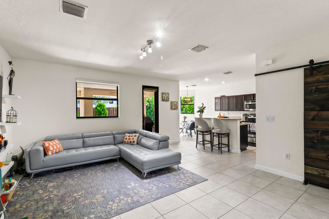 For Sale: $840,000 (4 beds, 3 baths, 3034 Square Feet)