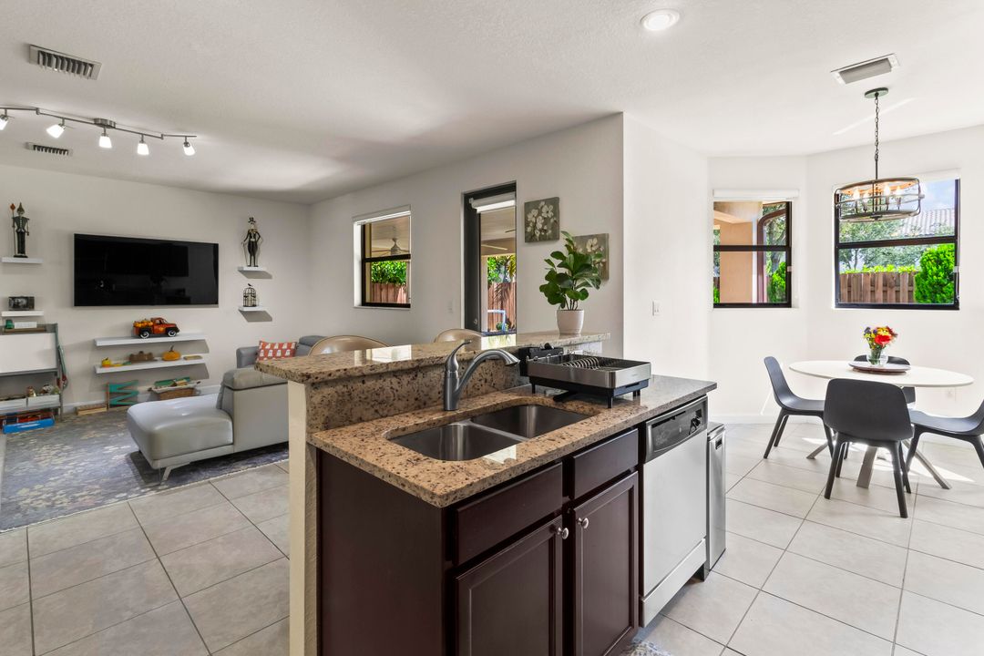 For Sale: $840,000 (4 beds, 3 baths, 3034 Square Feet)