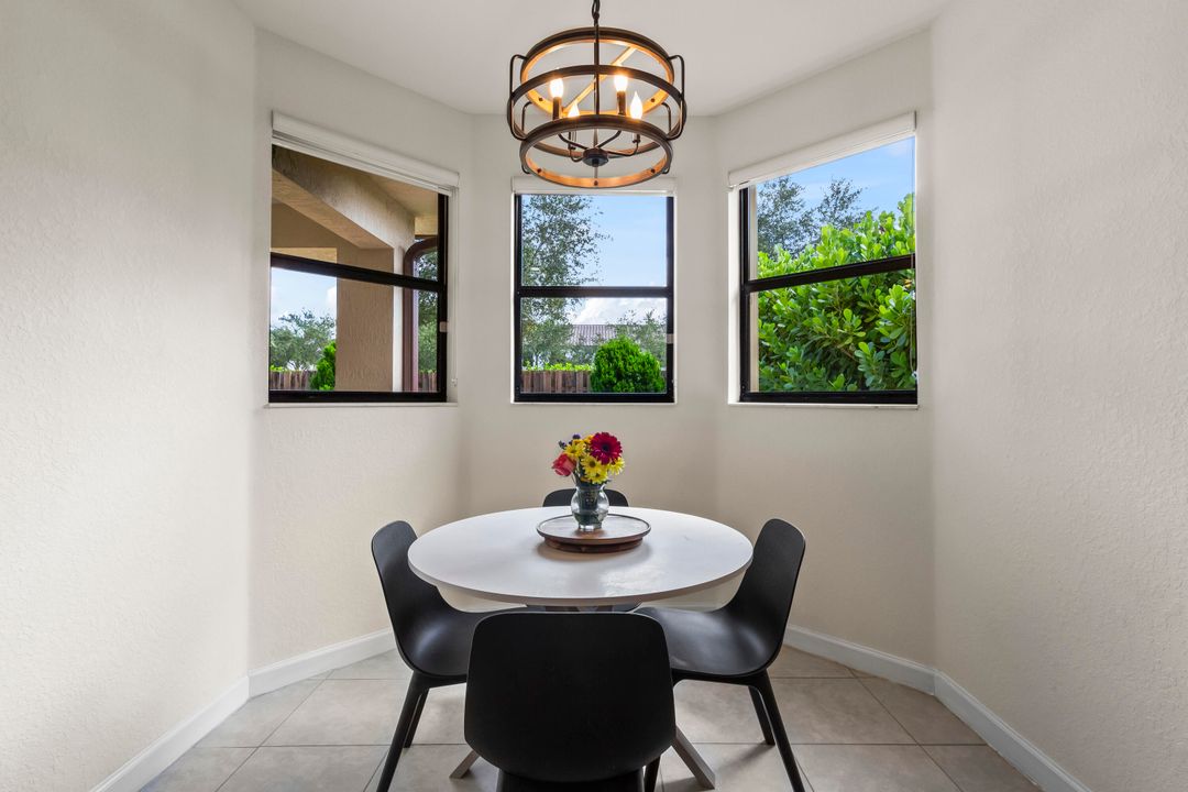 For Sale: $840,000 (4 beds, 3 baths, 3034 Square Feet)