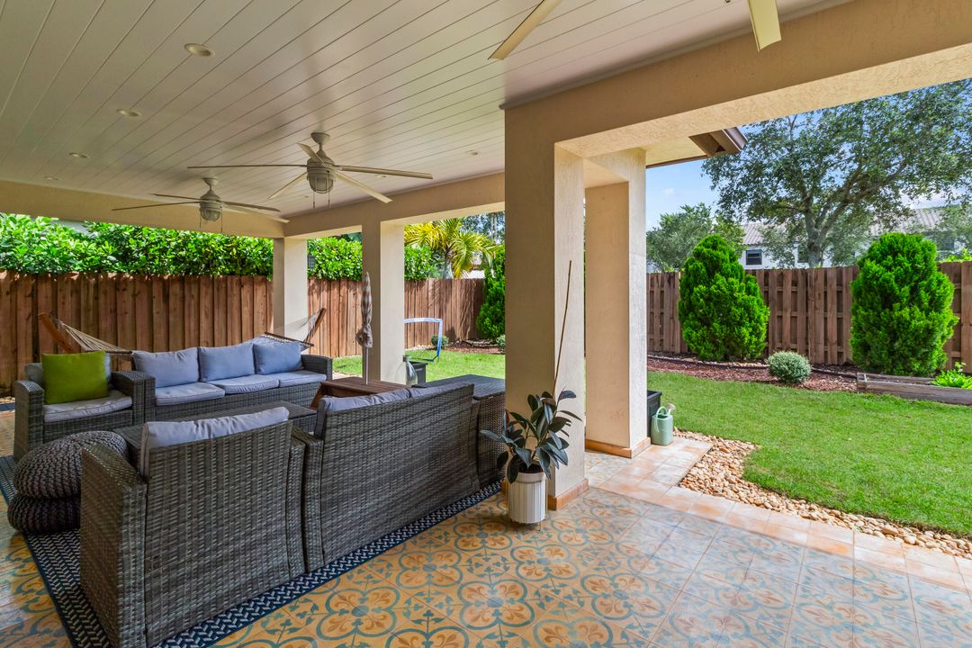 For Sale: $840,000 (4 beds, 3 baths, 3034 Square Feet)